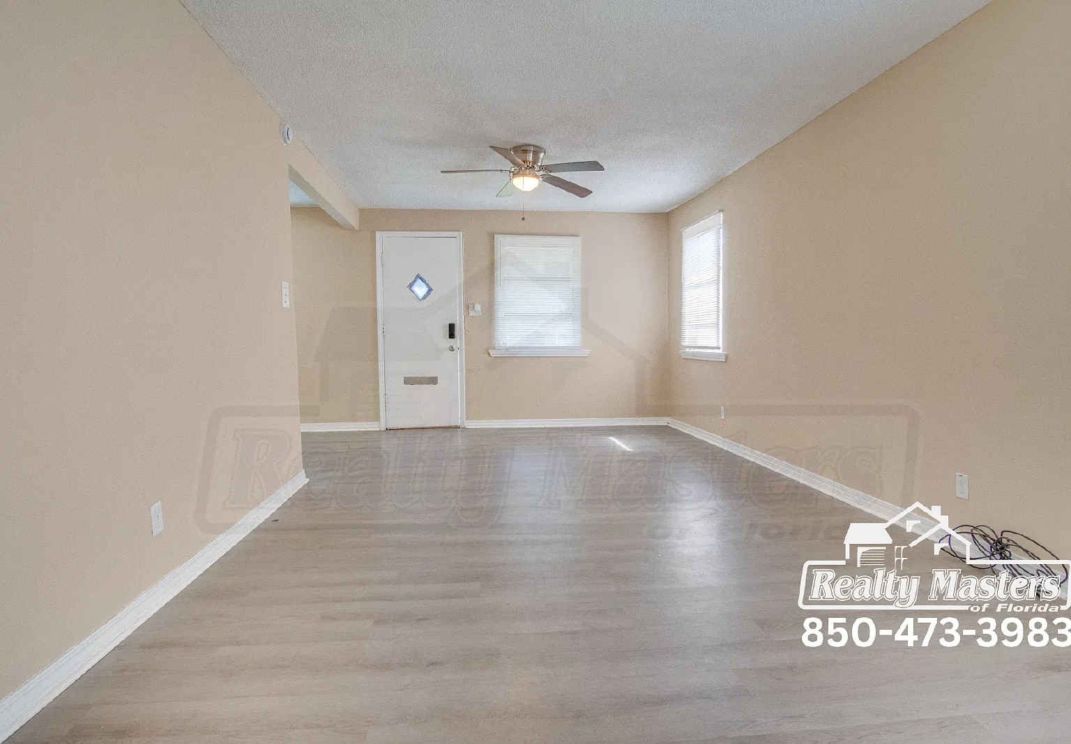 3 bed, 1.5 bath, 1477 sqft, $2,100 — Photo 4