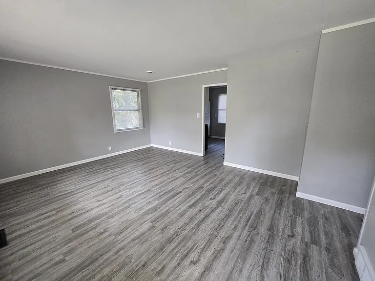1737 E Bowman St — Photo 3