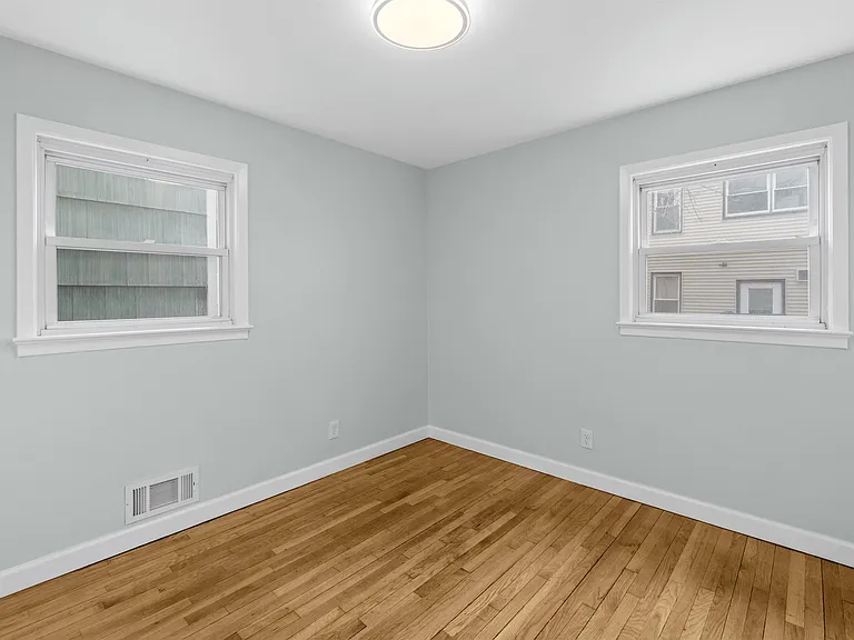 178 W 33rd St #1 — Photo 19