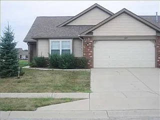 1229 Arlington Dr photo 1