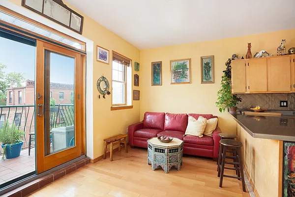 Sold by Stribling | media 11