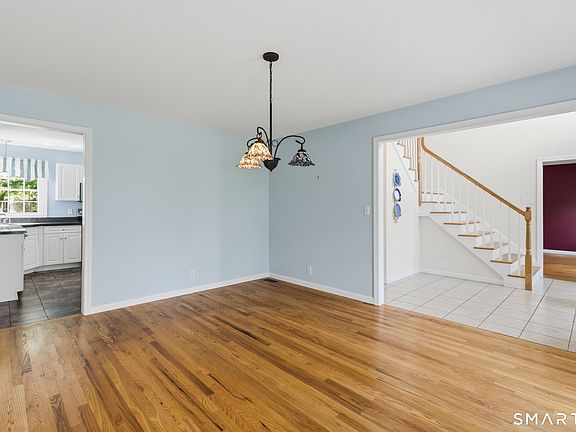 4th image of 8 Brockett Road