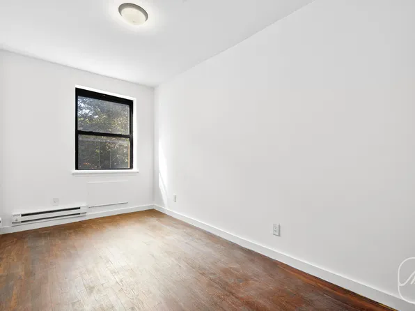 313 West 29th Street image 9 of 10