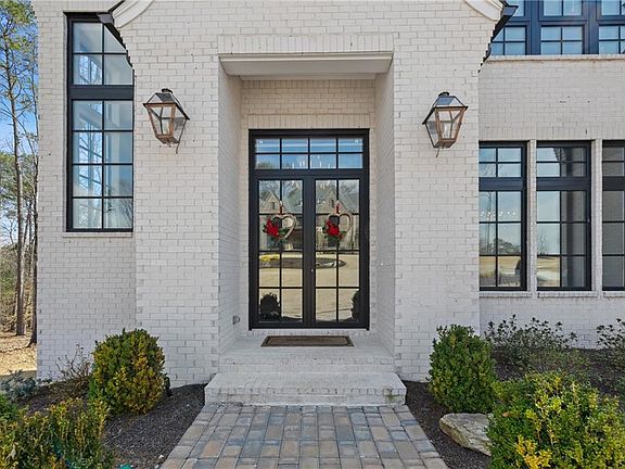 4th image of 761 Woodvale Point