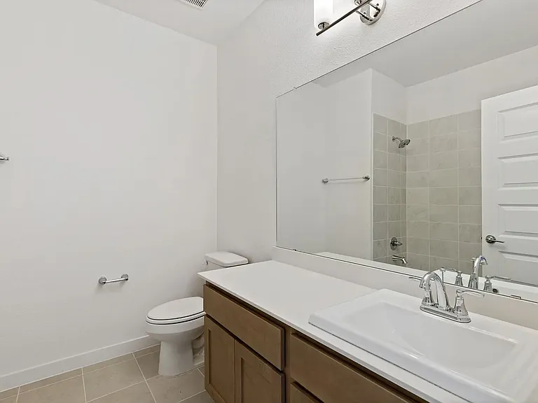 1111 Birchwood Ln — Photo 7