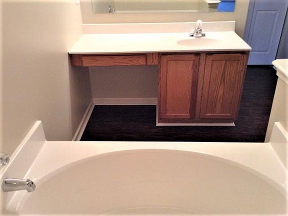 2nd image of 340 Evergreen Cir #2