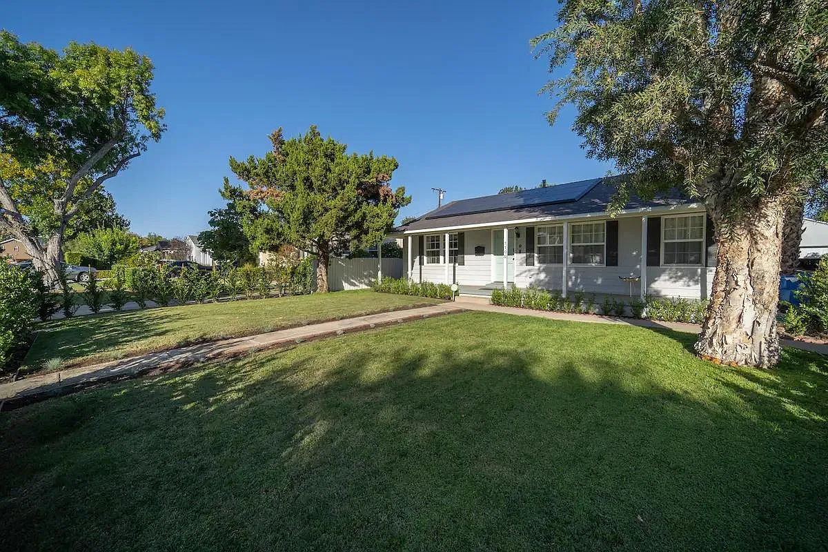 7706 Paso Robles Ave — Photo 3