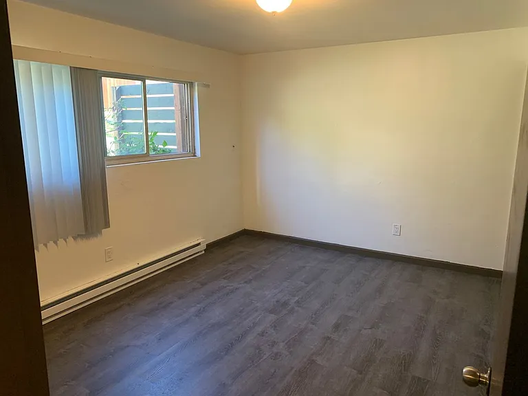 2350 Beacon Ave S — Photo 9