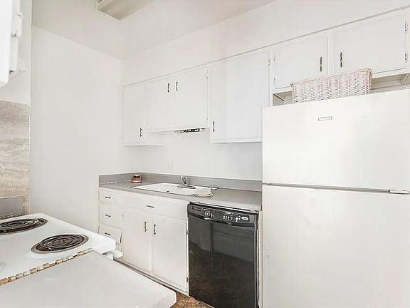 3rd image of 401 12th Ave SE APT 160