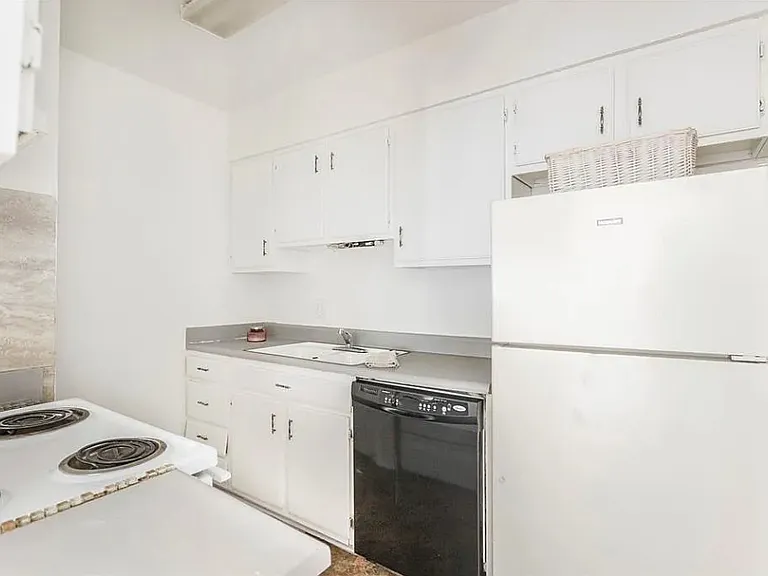 401 12th Ave SE #160 — Photo 3