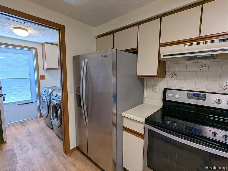 2316 Crescent Lake Rd — Photo 12