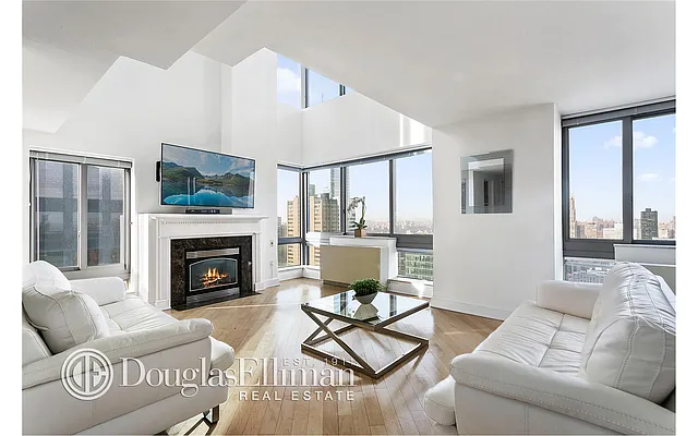 Sold by Douglas Elliman | media 14