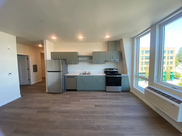 401 UNION — Photo 212