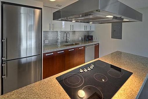 4th image of 720 NE 62nd St APT 504