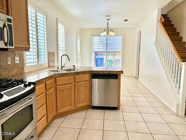 785 E Port Hueneme Rd — Photo 3