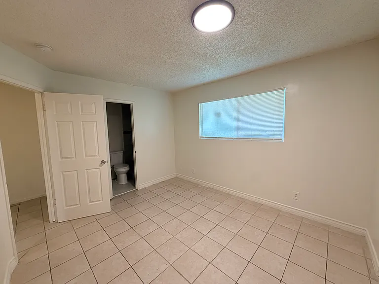 1240 W J St #A — Photo 10