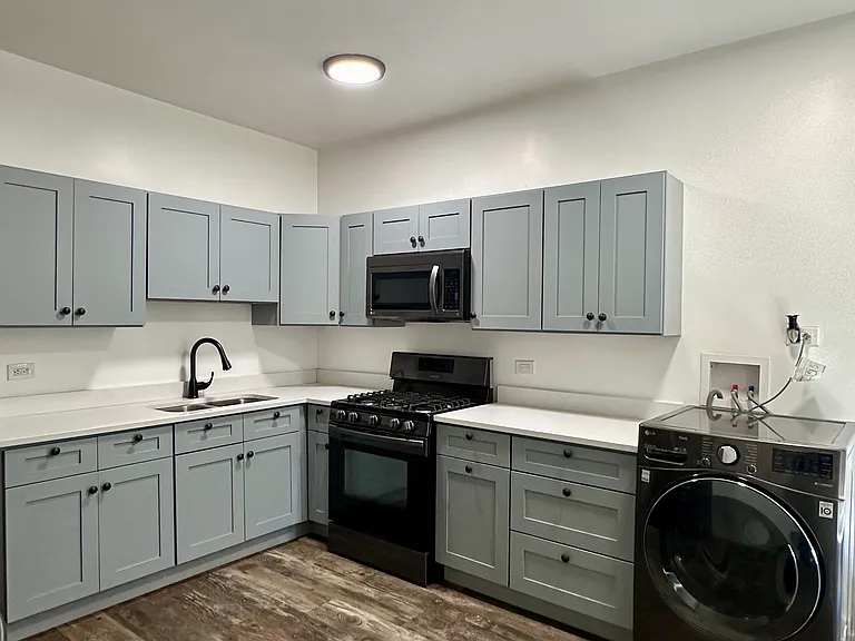 4613 S Emerald Ave #1 — Photo 1