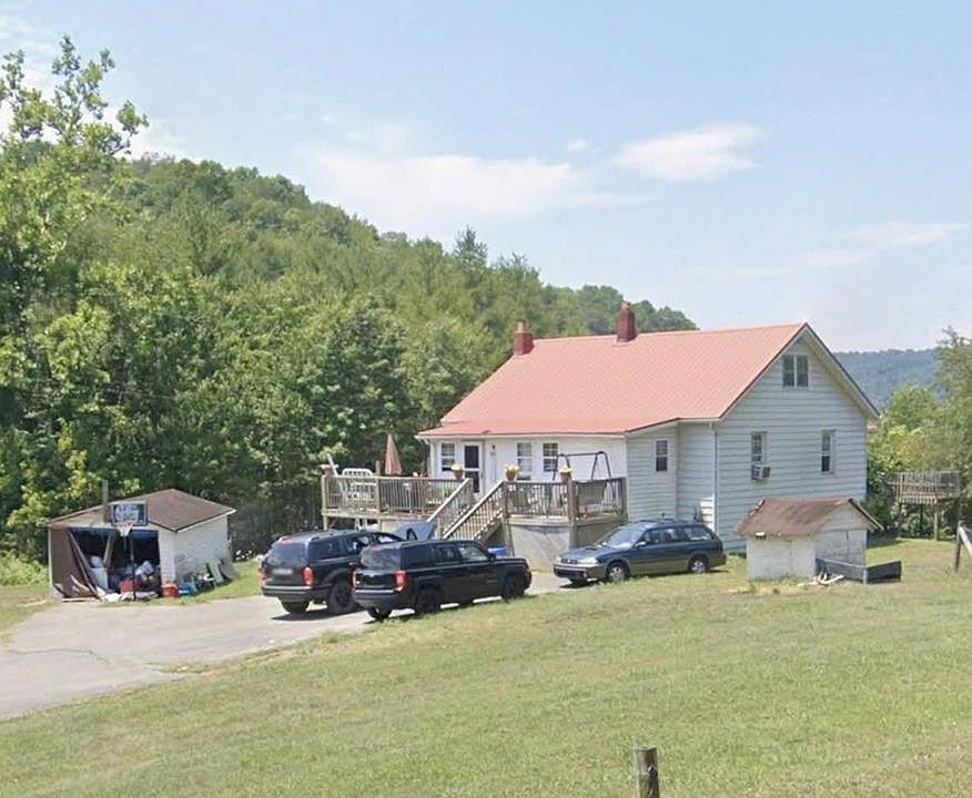 1st image of 512 Barrett St