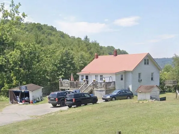 512 Barrett St, Richlands, VA 24641