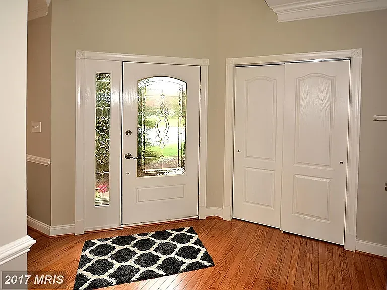20156 Valhalla Sq — Photo 2