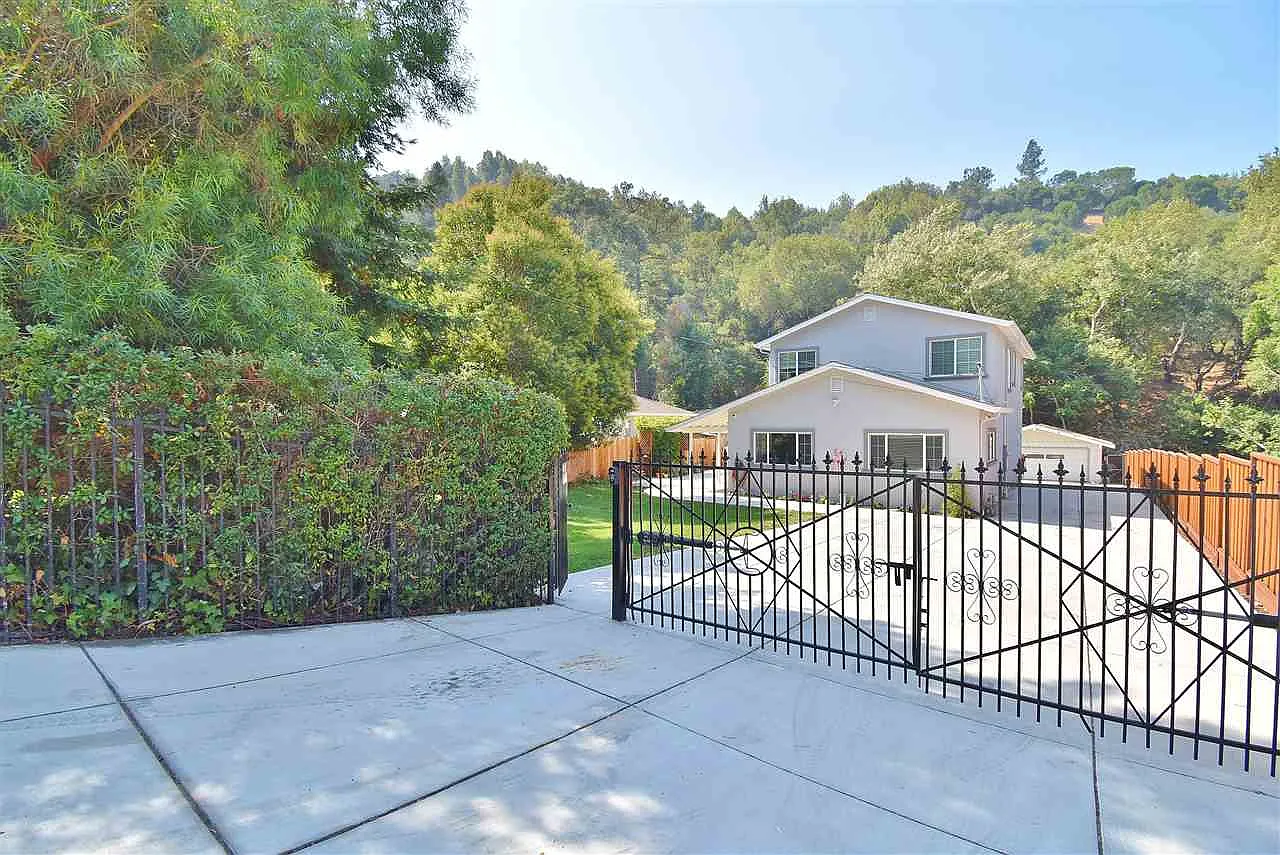 5588 Crow Canyon Rd photo 1