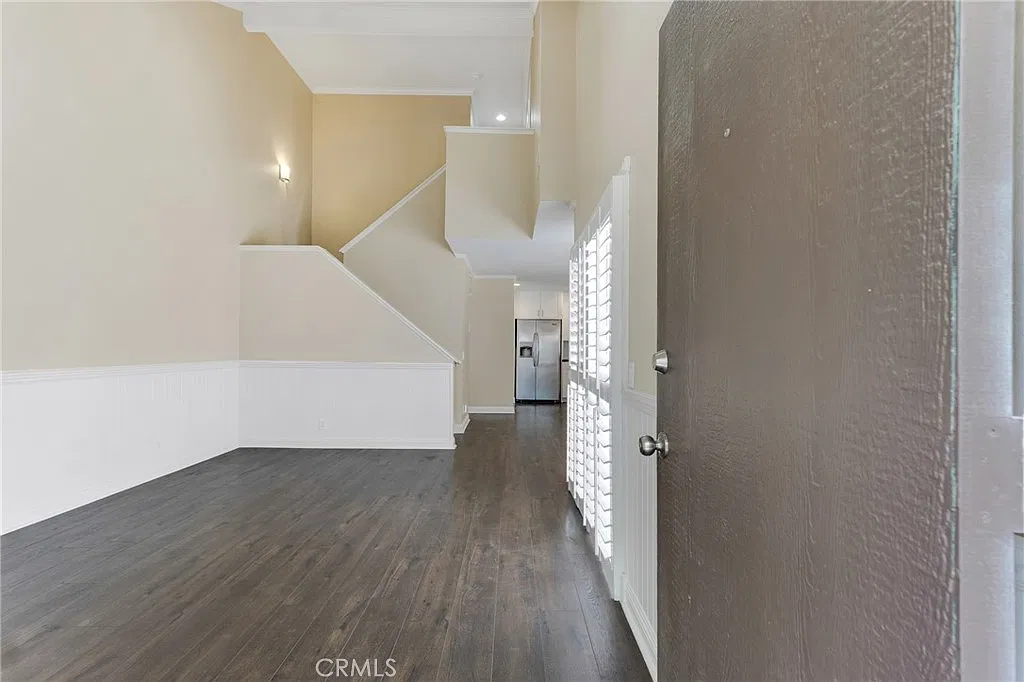 3 bed, 2.5 bath, 1332 sqft, $3,800 — Photo 2