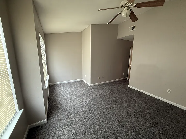 2827 Windsor Forrest Ct — Photo 9