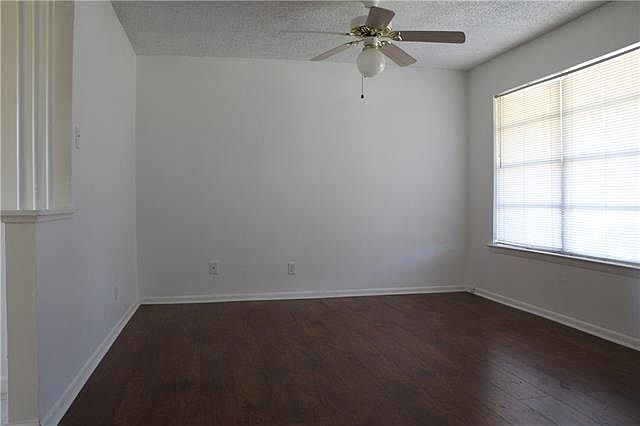2nd image of 3058 Cameo Ln
