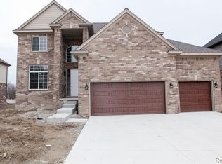 49592 Platte River Dr, Chesterfield, MI 48047