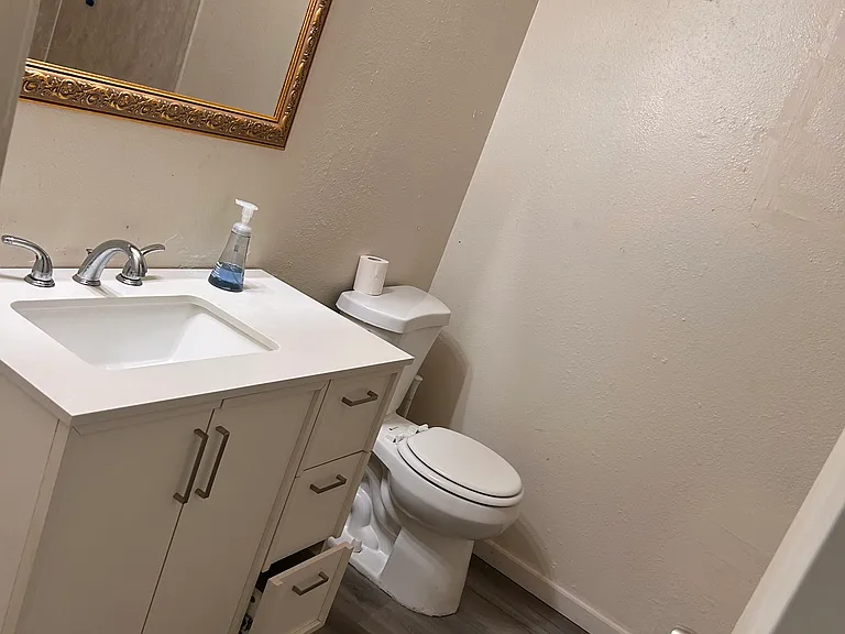 475 N Manila Ave — Photo 9
