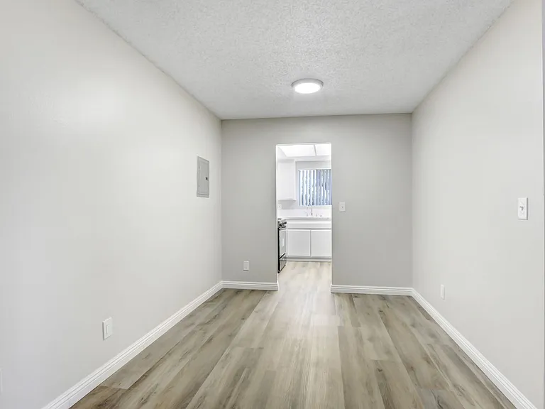 1746 S Sunflower Ave. — Photo 7