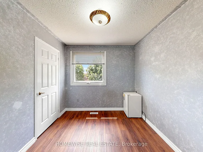 11 Briarcliffe Cres — Photo 33