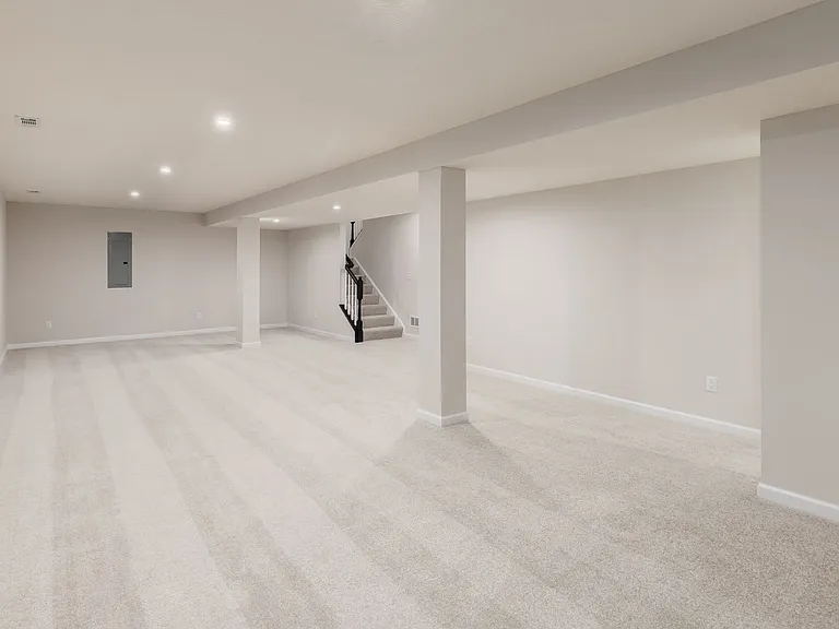 303 Wyman Lake Dr — Photo 44
