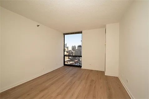 1120 N. LaSalle — Photo 30