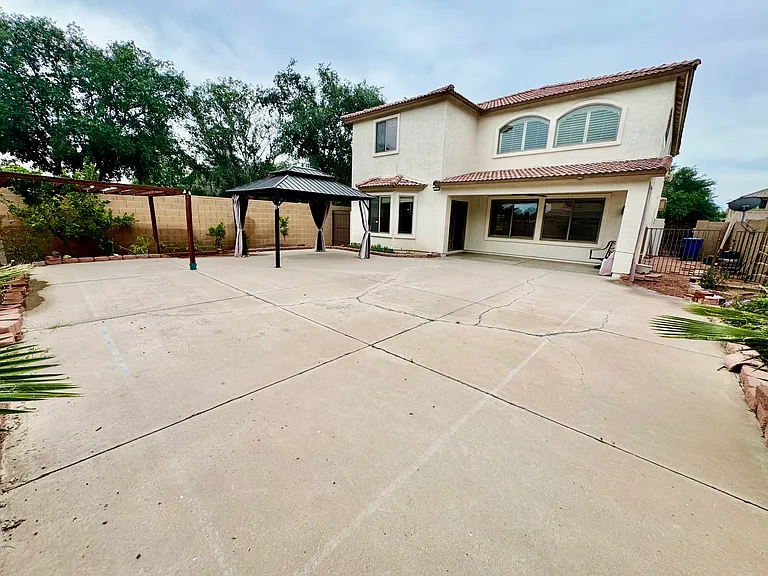 10502 W Edgemont Dr — Photo 17