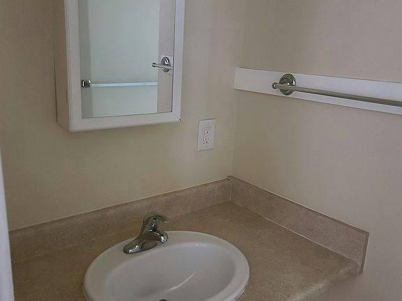 4th image of 31 Moore St #1