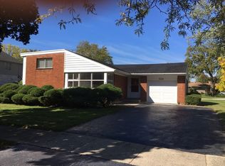 339 E Huntington Ln, Elmhurst, IL 60126