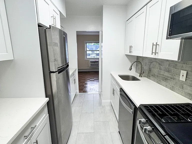 152 Union Ave #3U — Photo 6