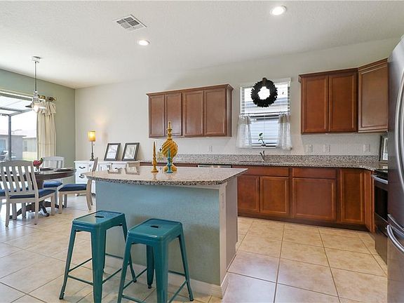 3rd image of 8753 Hinsdale Heights Dr