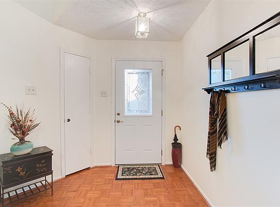 3rd image of 1171 Calvert Dr