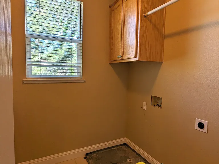 425 Crescent Dr — Photo 13