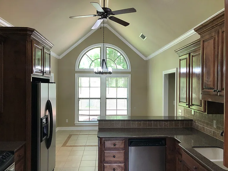 472 Grand Oaks Dr — Photo 16