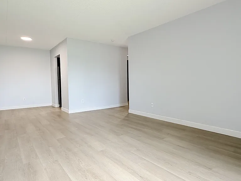2940 Elsmere Ave #108 — Photo 7