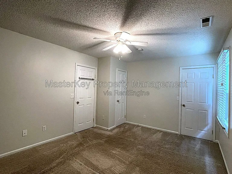 323 Riverwalk Cir — Photo 10