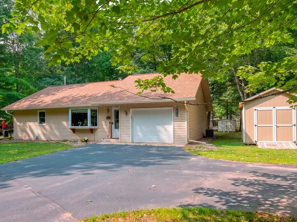 1415 Lincoln Dr, Eagle River, WI 54521