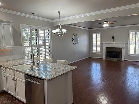 3rd image of 389 Reed Way