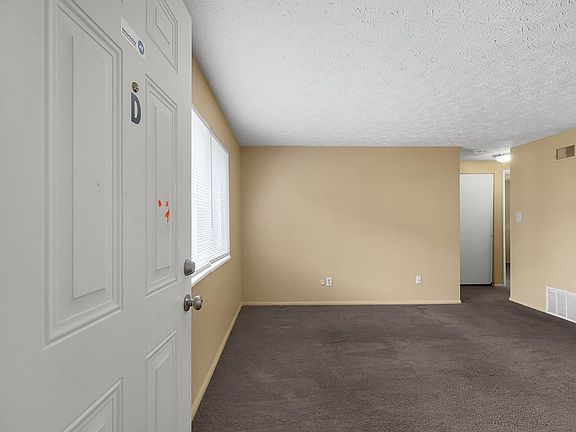 2nd image of 3061 Markham Rd #3061B