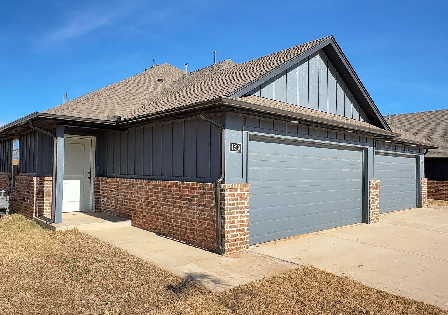 Welcome to Masonwood featuring this 3 Bedroom 2 Bath 2 Car Garage Duplex in a Great location clos... — Photo 1