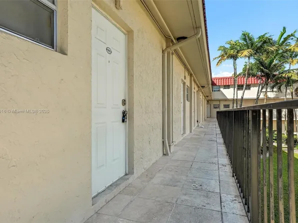8650 SW 67th Ave #1025, Pinecrest, FL 33156
