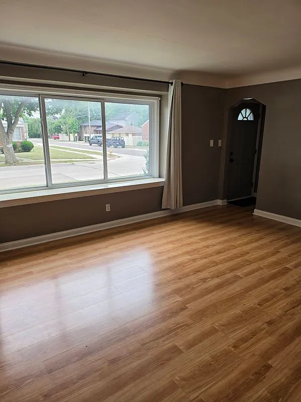 3 bed, 2.5 bath, 1414 sqft, $2,300 — Photo 3